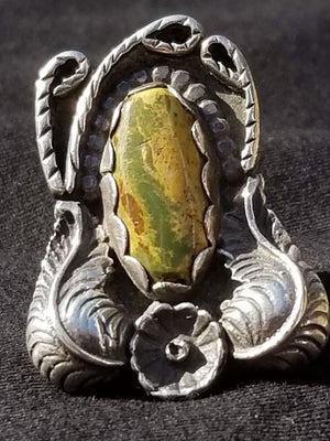 Rare 1920s Turquoise Navajo ring size 7.5